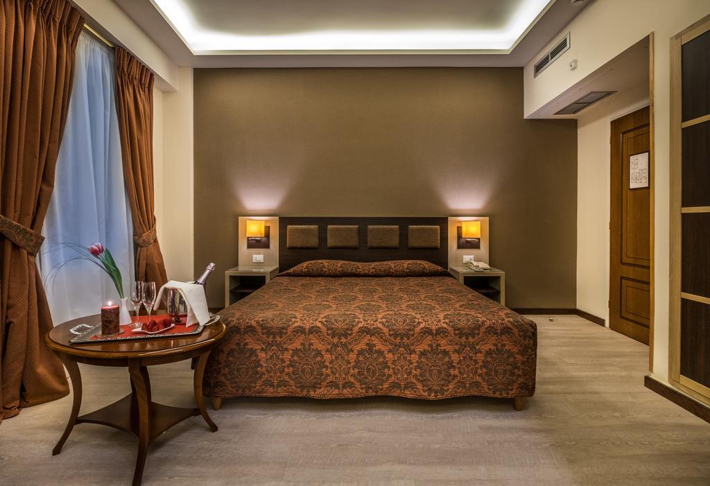 Rex Hotel นาฟปลิโอ ภายนอก รูปภาพ