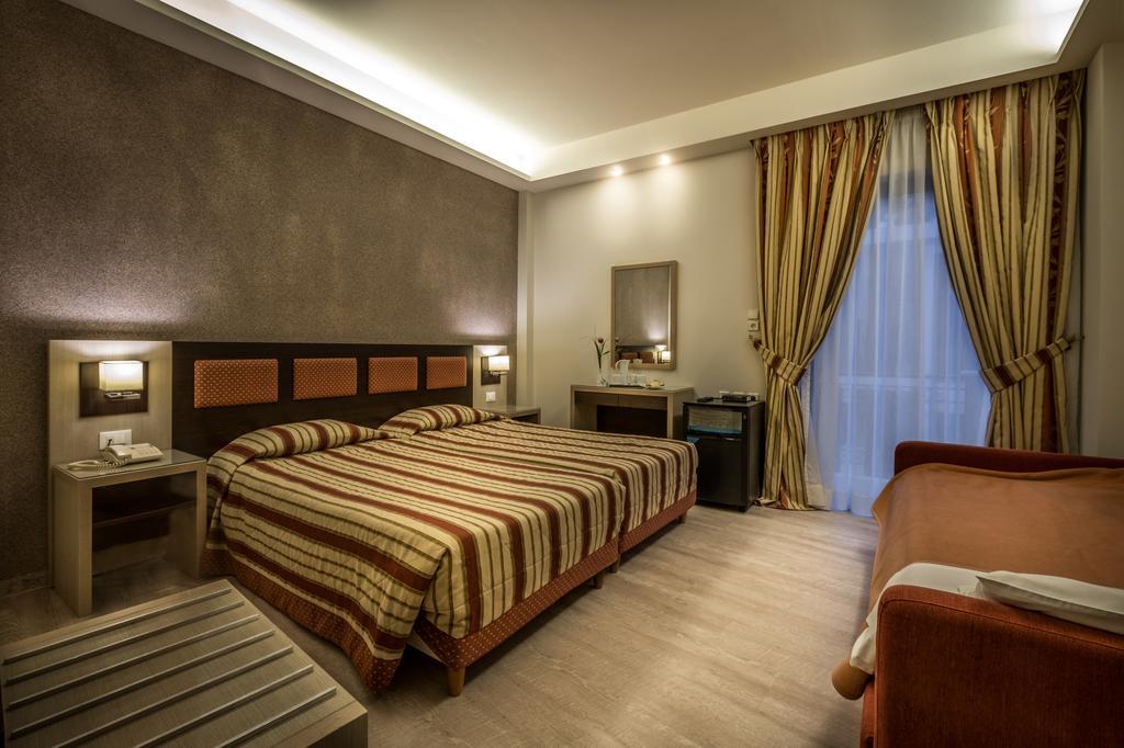 Rex Hotel นาฟปลิโอ ภายนอก รูปภาพ