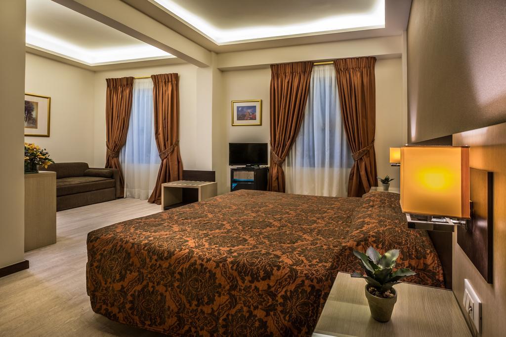 Rex Hotel นาฟปลิโอ ภายนอก รูปภาพ