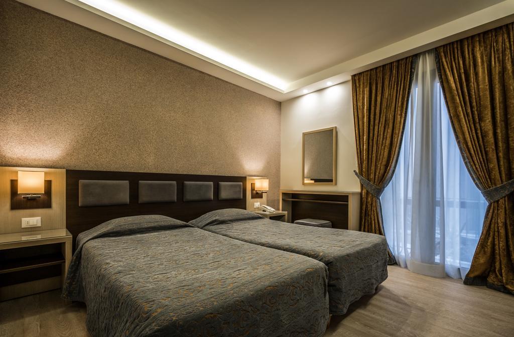 Rex Hotel นาฟปลิโอ ภายนอก รูปภาพ