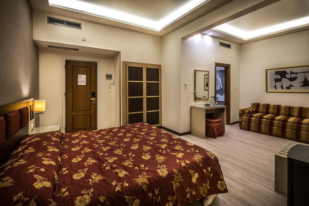 Rex Hotel นาฟปลิโอ ภายนอก รูปภาพ