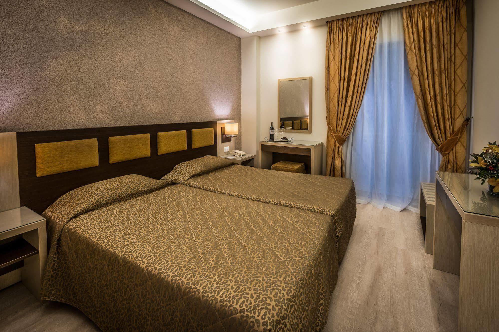 Rex Hotel นาฟปลิโอ ภายนอก รูปภาพ