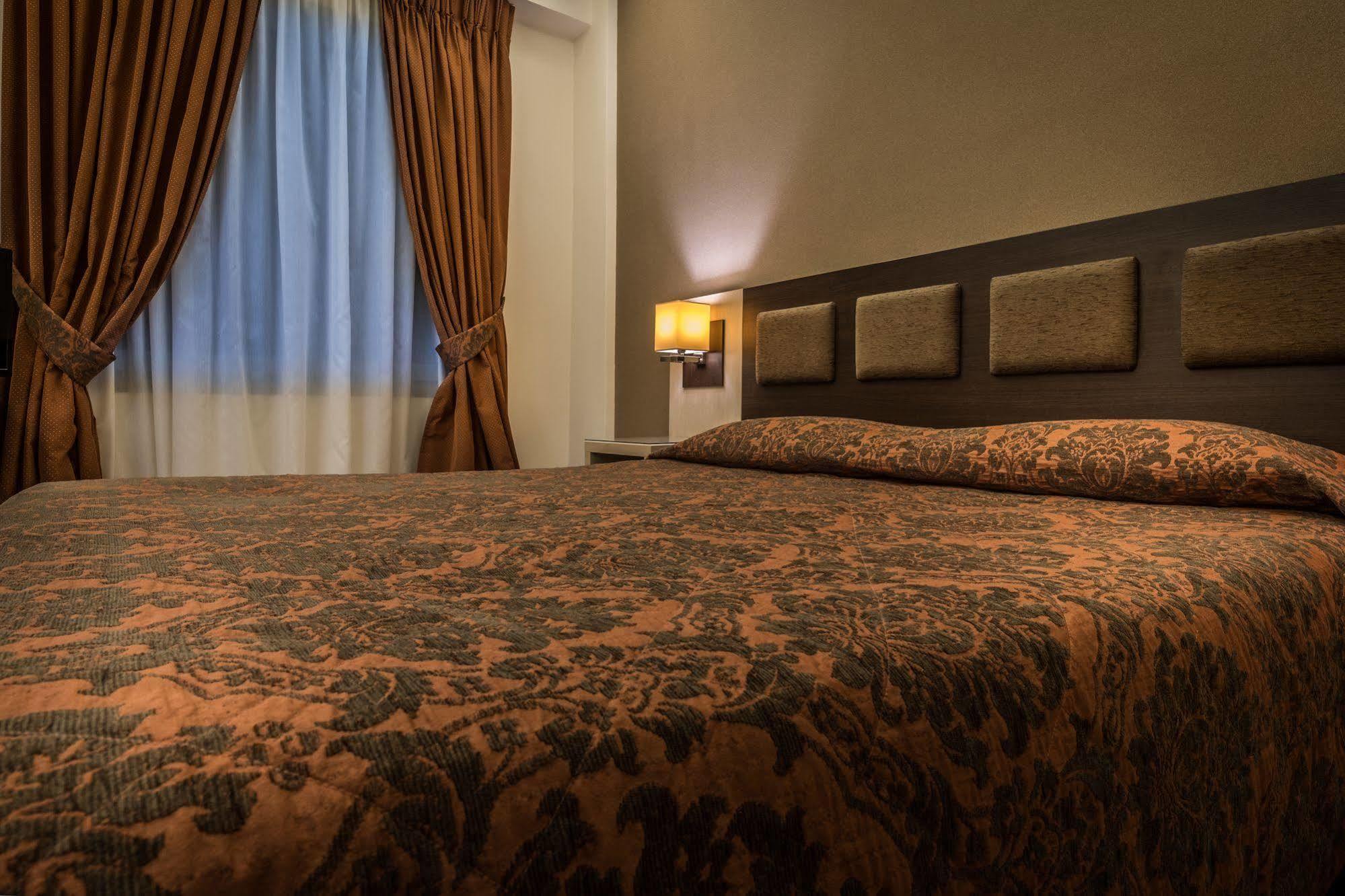 Rex Hotel นาฟปลิโอ ภายนอก รูปภาพ