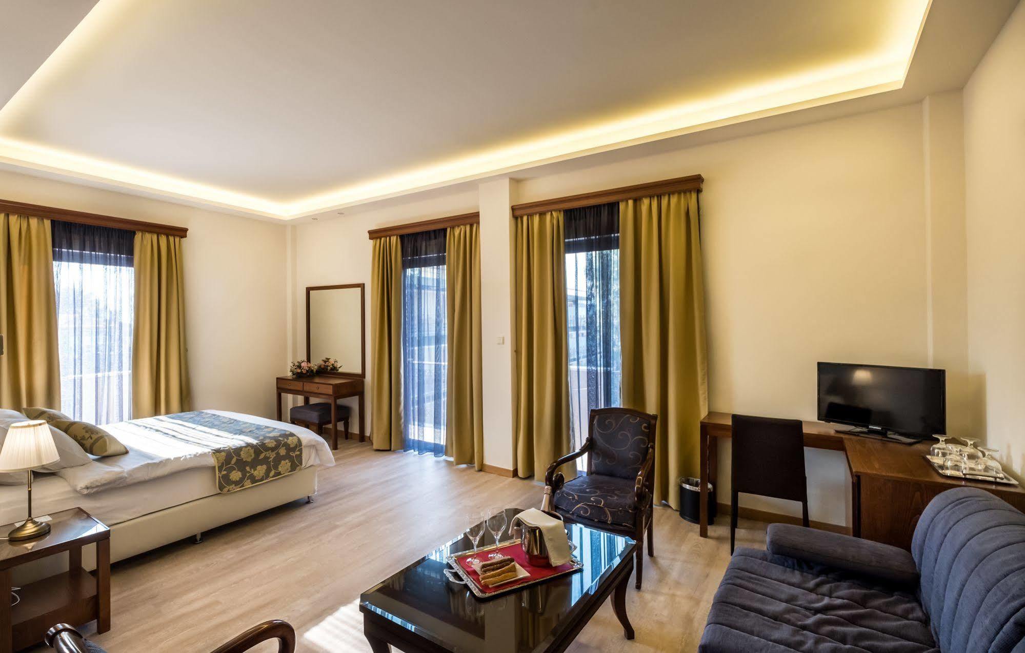Rex Hotel นาฟปลิโอ ภายนอก รูปภาพ
