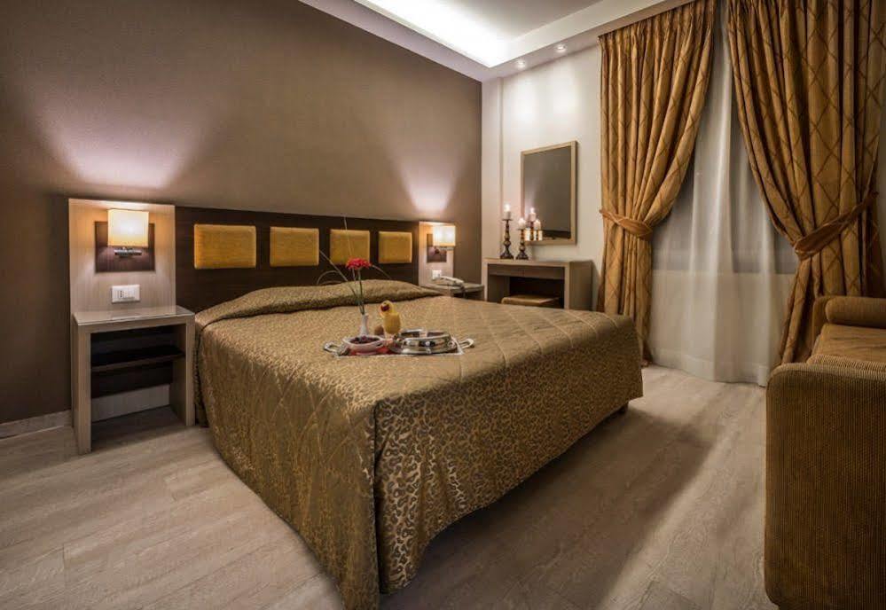 Rex Hotel นาฟปลิโอ ภายนอก รูปภาพ